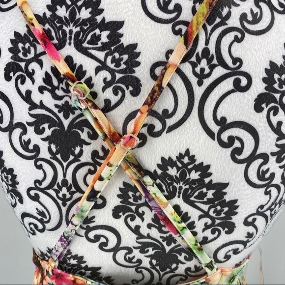 main strip Hawaiian floral cross back deep plunge V-neck dress cross back dress - Picture 8 of 9